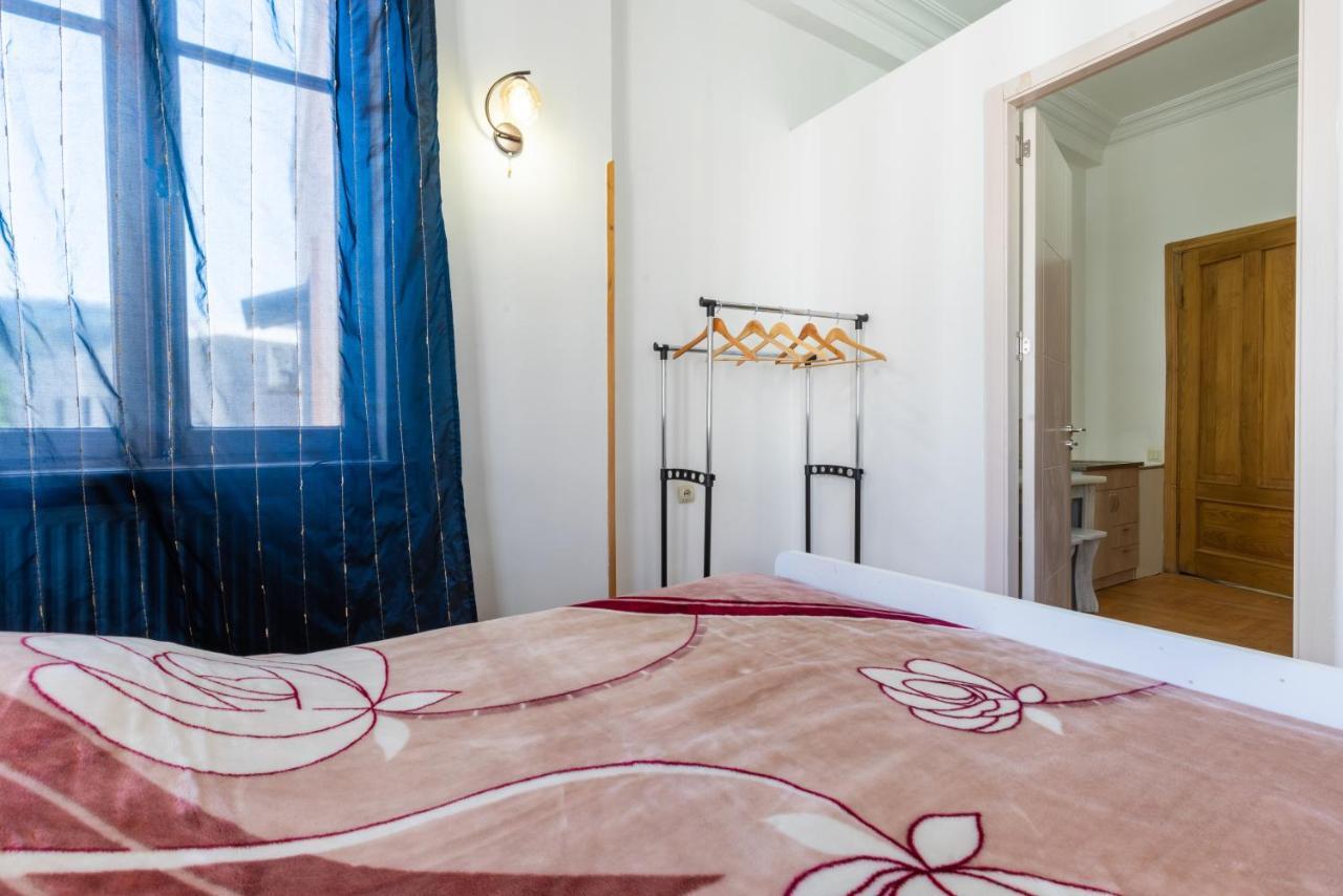 Center 4 You Hotell Tbilisi Exteriör bild