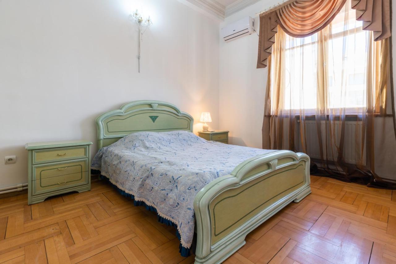 Center 4 You Hotell Tbilisi Exteriör bild