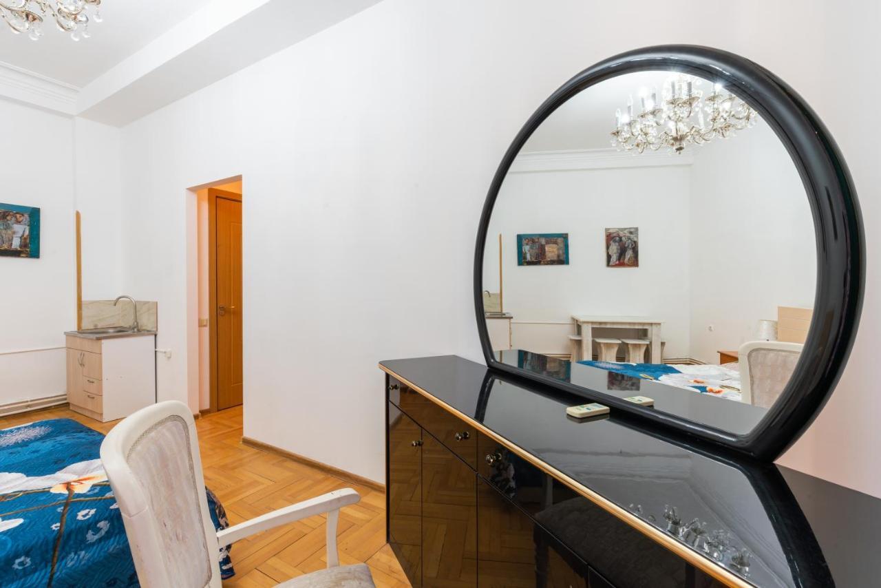 Center 4 You Hotell Tbilisi Exteriör bild
